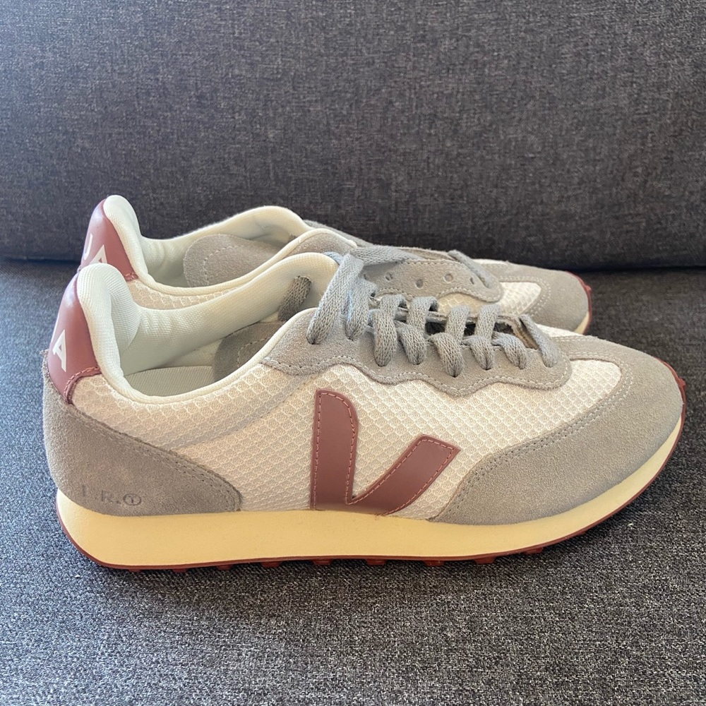 VEJA Río Branco Sneakers/ Oxford Grey Gravel Dried-Petal/ Hexamesh/ Women’s SZ 7